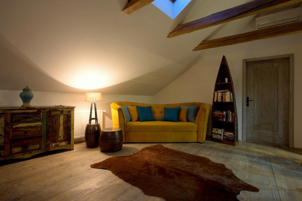 Bohemian Chic 2 Bedroom 2 Bathroom Loft With Hanging Chair Prága Kültér fotó